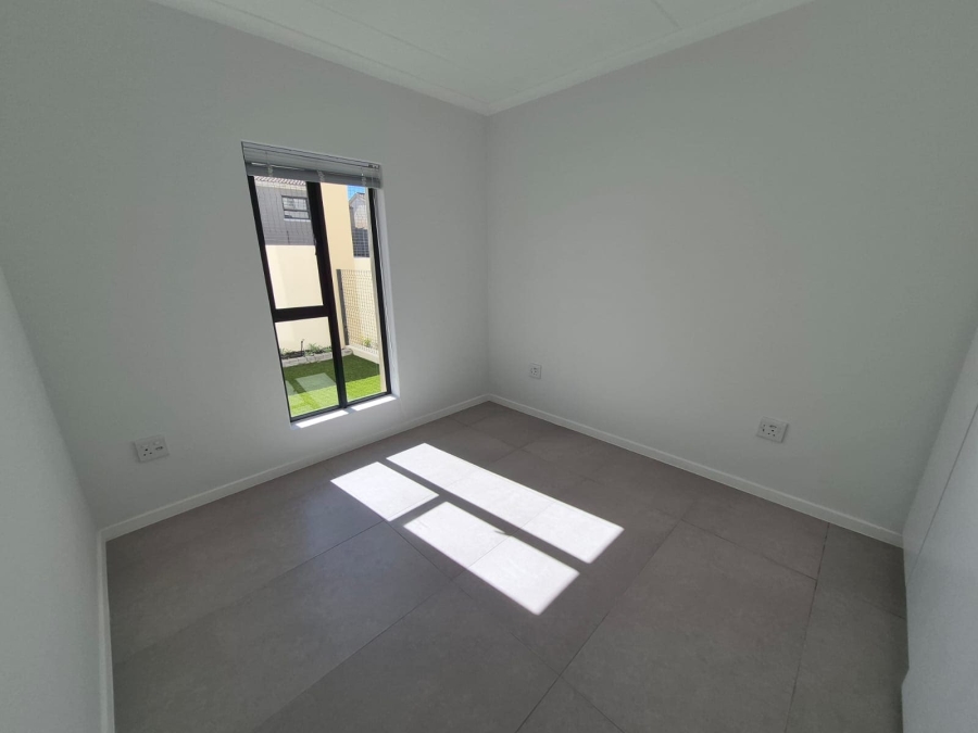 2 Bedroom Property for Sale in Vredekloof Western Cape
